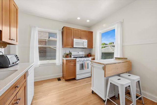 3810 N Mozart Street, Chicago, IL 60618