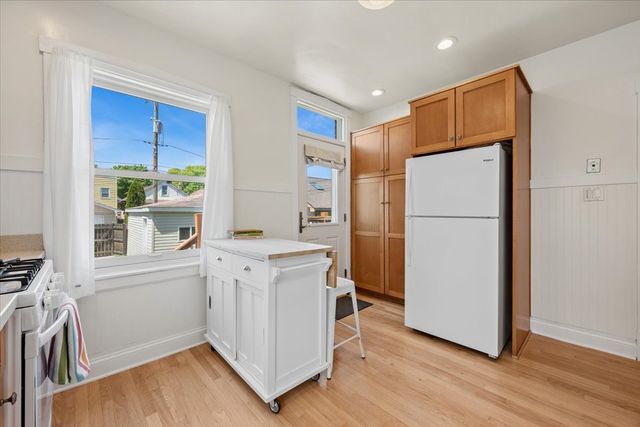 3810 N Mozart Street, Chicago, IL 60618