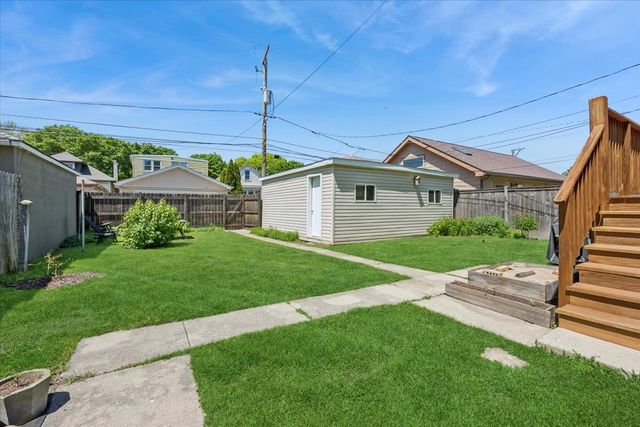 3810 N Mozart Street, Chicago, IL 60618