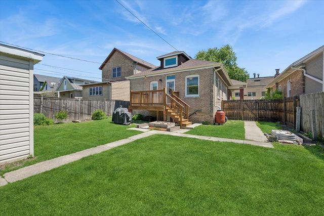 3810 N Mozart Street, Chicago, IL 60618