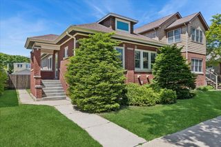 3810 N Mozart Street, Chicago, IL 60618