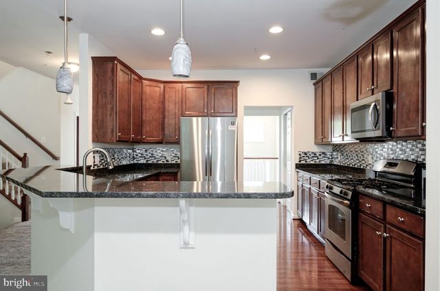 3401 EAGLE RIDGE DR, Woodbridge, VA 22191