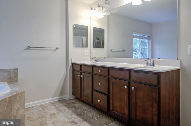 3401 EAGLE RIDGE DR, Woodbridge, VA 22191