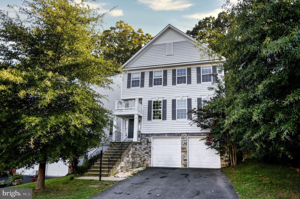 3401 EAGLE RIDGE DR, Woodbridge, VA 22191
