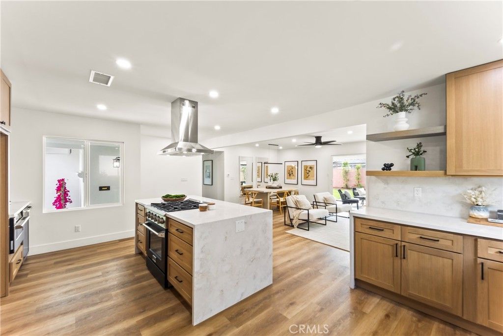 Image 13 of property listing at 2218 Lewis, Santa Ana, CA 92706