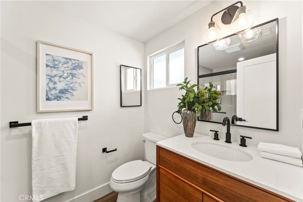 Image 17 of property listing at 2218 Lewis, Santa Ana, CA 92706