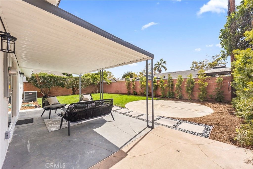 Image 19 of property listing at 2218 Lewis, Santa Ana, CA 92706