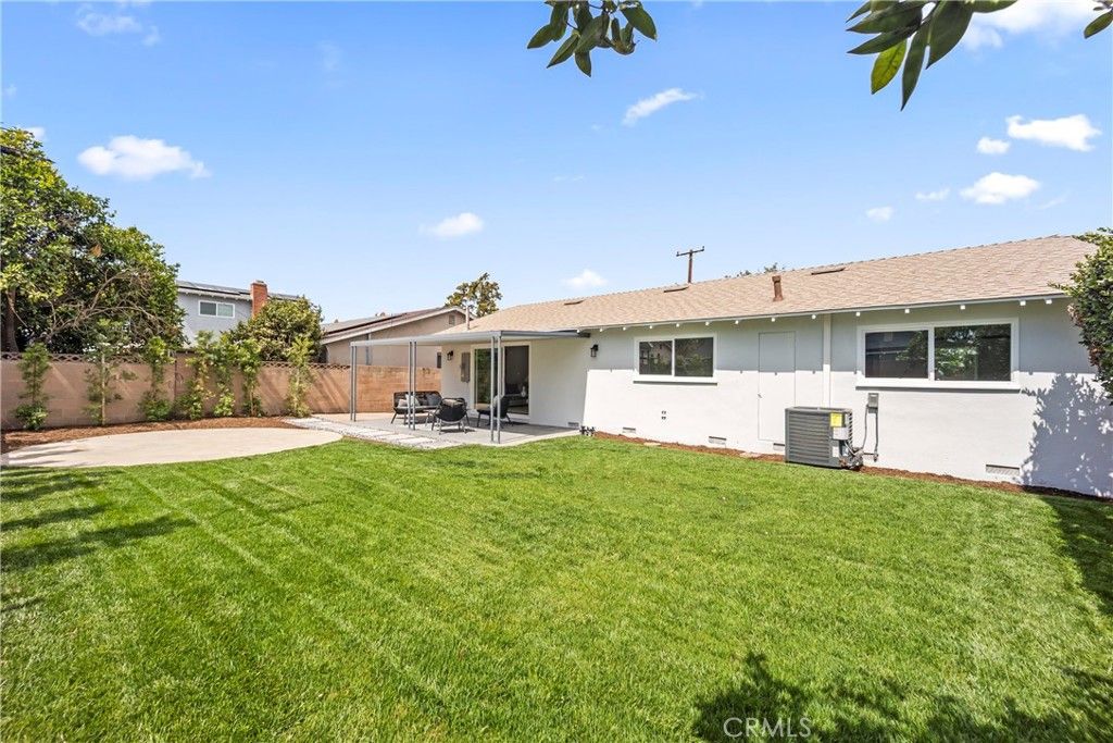 Image 20 of property listing at 2218 Lewis, Santa Ana, CA 92706