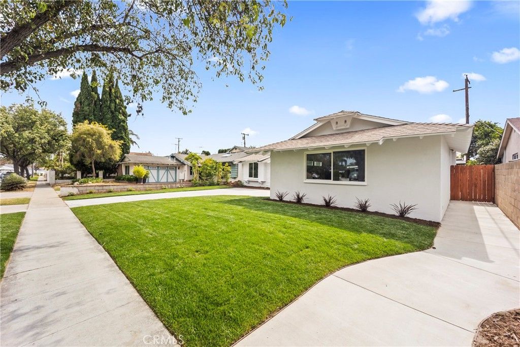 Image 25 of property listing at 2218 Lewis, Santa Ana, CA 92706
