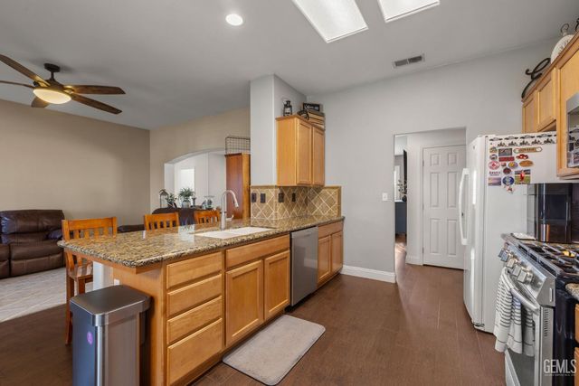 12414 Lavina Avenue, Bakersfield, CA 93312