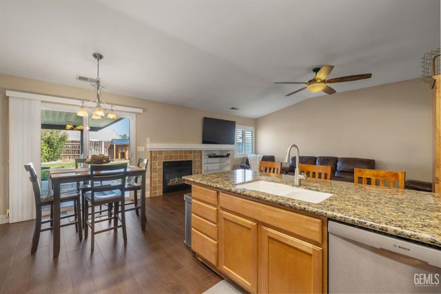 12414 Lavina Avenue, Bakersfield, CA 93312