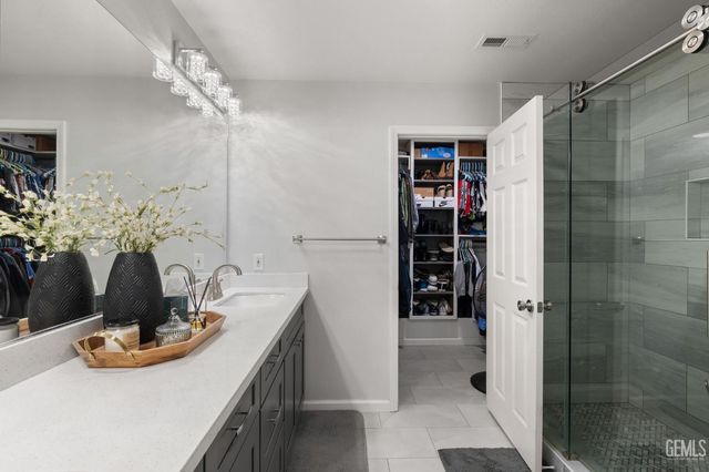 12414 Lavina Avenue, Bakersfield, CA 93312