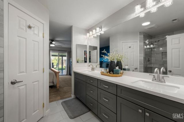 12414 Lavina Avenue, Bakersfield, CA 93312