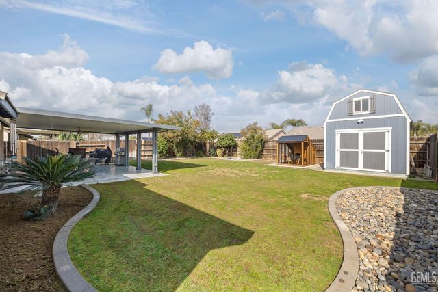 12414 Lavina Avenue, Bakersfield, CA 93312