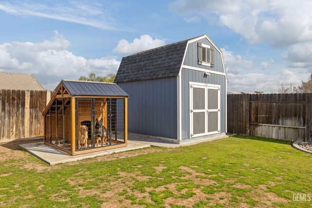 12414 Lavina Avenue, Bakersfield, CA 93312