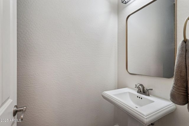 6920 W FREMONT Road, Laveen, AZ 85339