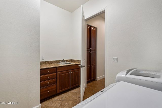 6920 W FREMONT Road, Laveen, AZ 85339