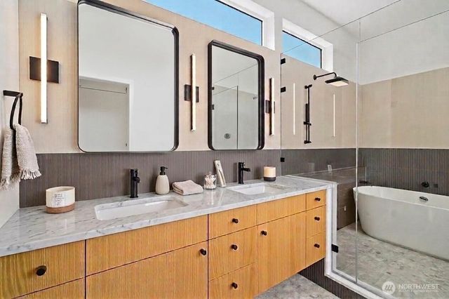 311 NE 59th Street, Seattle, WA 98105