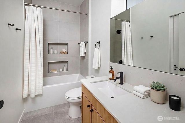 311 NE 59th Street, Seattle, WA 98105