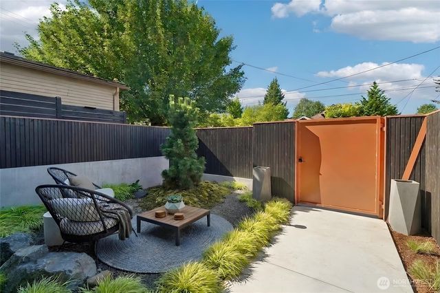 311 NE 59th Street, Seattle, WA 98105