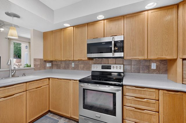 5912 Canyon Crest Place NE, Albuquerque, NM 87111