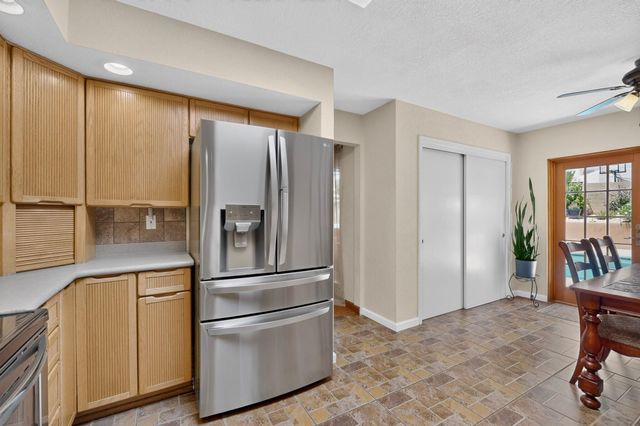 5912 Canyon Crest Place NE, Albuquerque, NM 87111