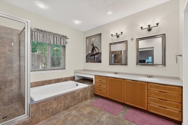 5912 Canyon Crest Place NE, Albuquerque, NM 87111