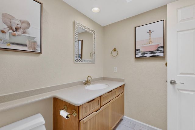 5912 Canyon Crest Place NE, Albuquerque, NM 87111