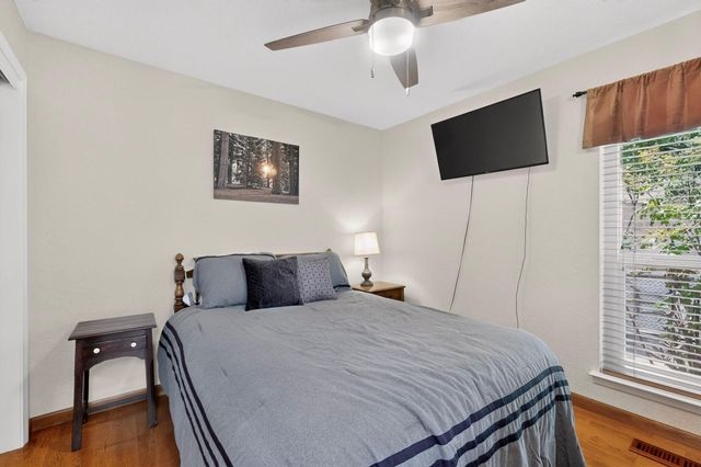5912 Canyon Crest Place NE, Albuquerque, NM 87111