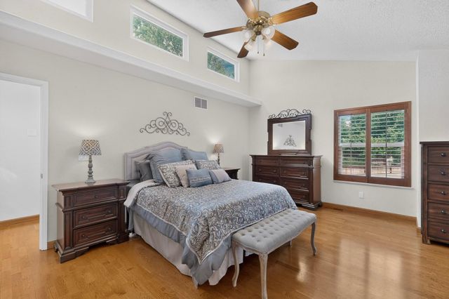 5912 Canyon Crest Place NE, Albuquerque, NM 87111