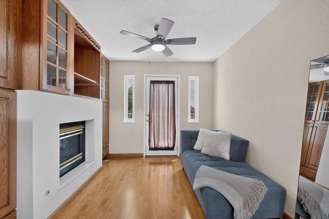 5912 Canyon Crest Place NE, Albuquerque, NM 87111
