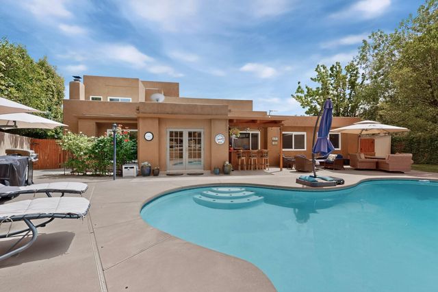 5912 Canyon Crest Place NE, Albuquerque, NM 87111