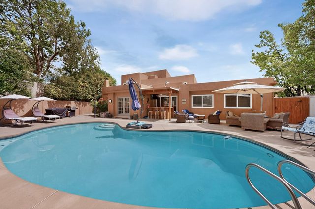 5912 Canyon Crest Place NE, Albuquerque, NM 87111