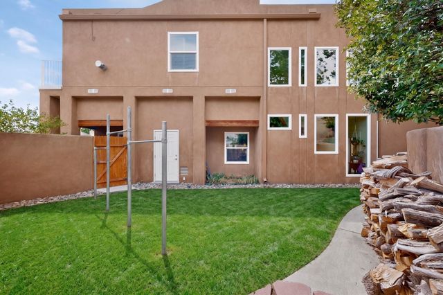 5912 Canyon Crest Place NE, Albuquerque, NM 87111