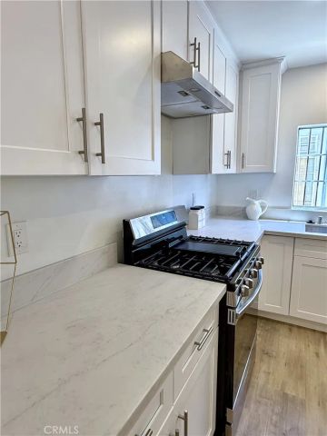 134 W 49th, Los Angeles, CA 90037