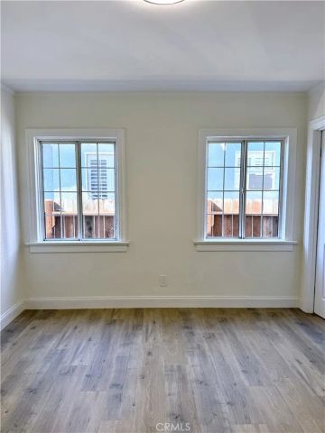 134 W 49th, Los Angeles, CA 90037