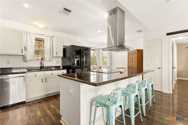 1548 Valley Forest, Canyon Lake, TX 78133