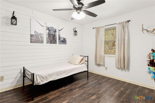 1548 Valley Forest, Canyon Lake, TX 78133