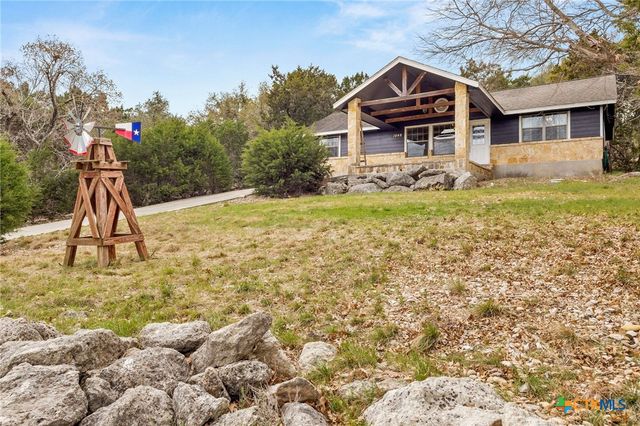 1548 Valley Forest, Canyon Lake, TX 78133