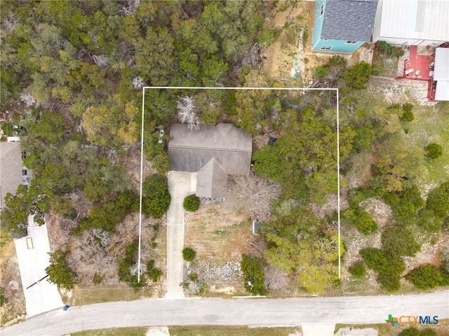 1548 Valley Forest, Canyon Lake, TX 78133