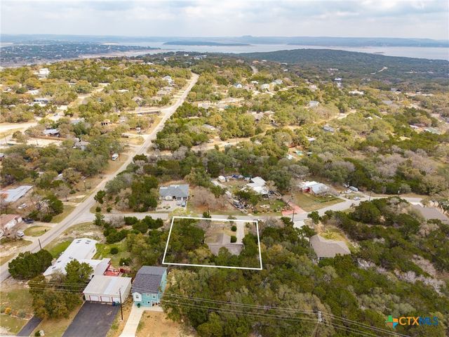 1548 Valley Forest, Canyon Lake, TX 78133