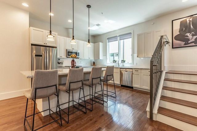 206 E Live Oak ST F, Austin, TX 78704