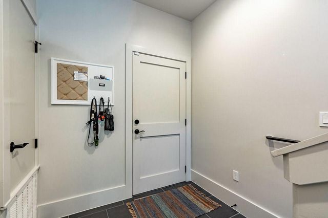 206 E Live Oak ST F, Austin, TX 78704