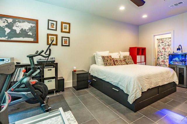 206 E Live Oak ST F, Austin, TX 78704