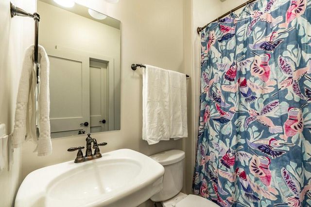 206 E Live Oak ST F, Austin, TX 78704