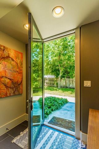 206 E Live Oak ST F, Austin, TX 78704