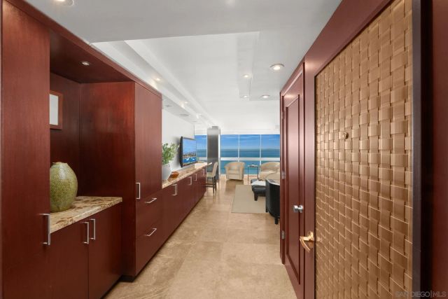 1760 Avenida del Mundo 406, Coronado, CA 92118