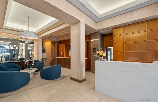 1760 Avenida del Mundo 406, Coronado, CA 92118