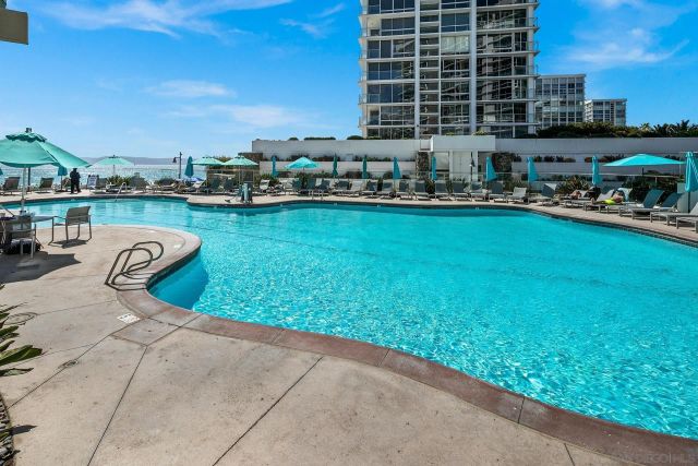 1760 Avenida del Mundo 406, Coronado, CA 92118