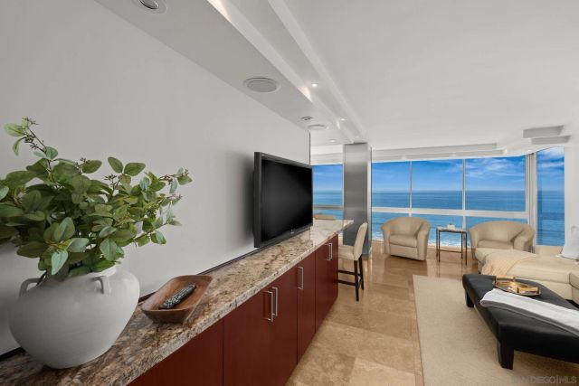 1760 Avenida del Mundo 406, Coronado, CA 92118